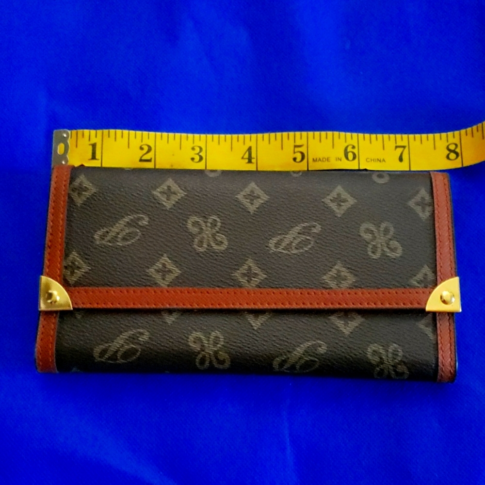 NWT Senkey & Style Wallet